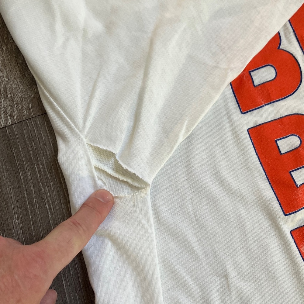 vintage 1971 Peanuts Snoopy and Chicago Bears t-shirt. - Picture 7 of 9